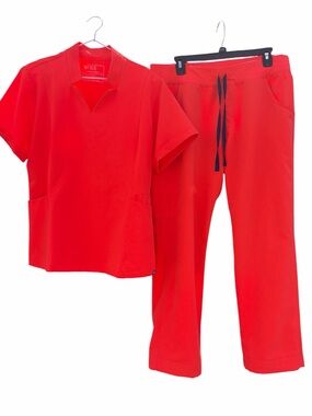 FIGS FIERY CORAL scrubs SET size large